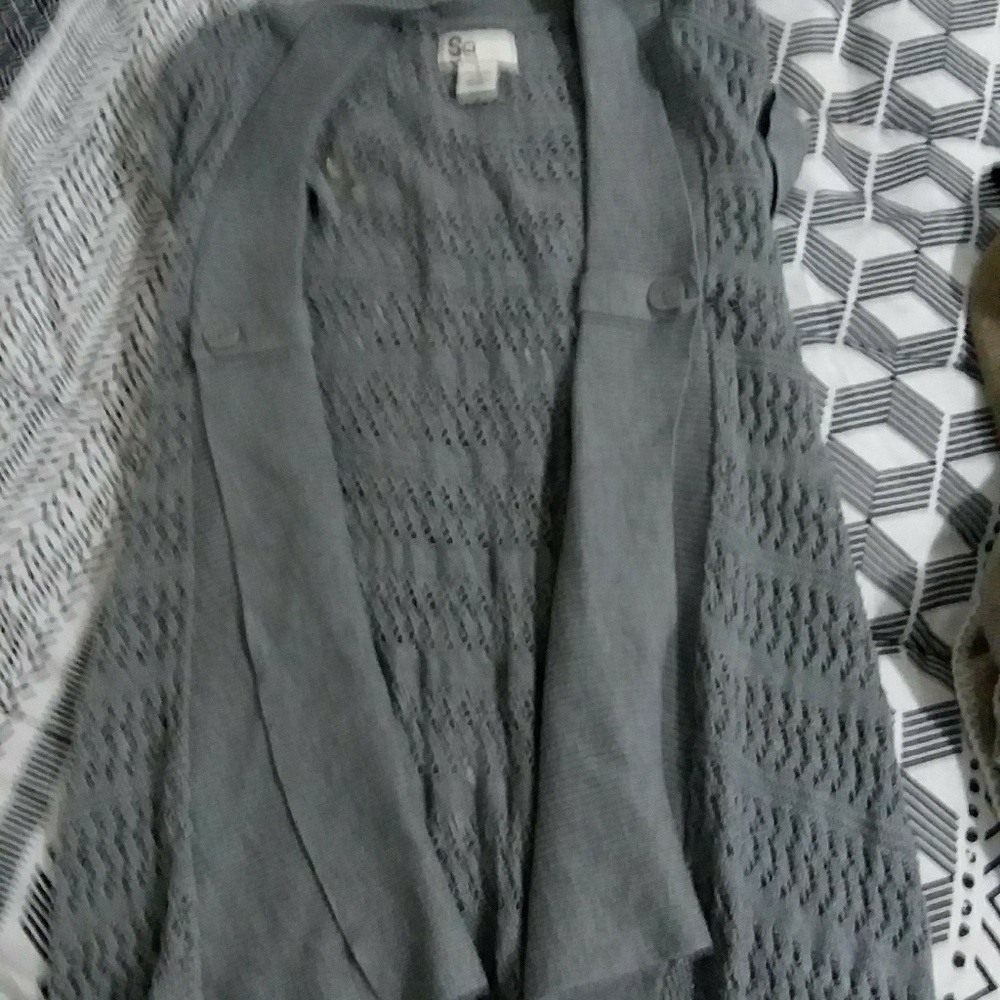 Sweaters - Picture 7 of 8